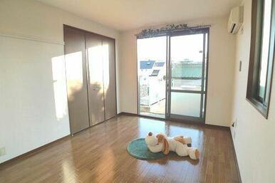 ぬいぐるみは設品の為、備え付けではありません。