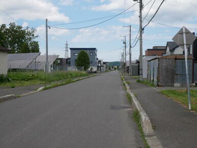 前面の道路です（北西方向）