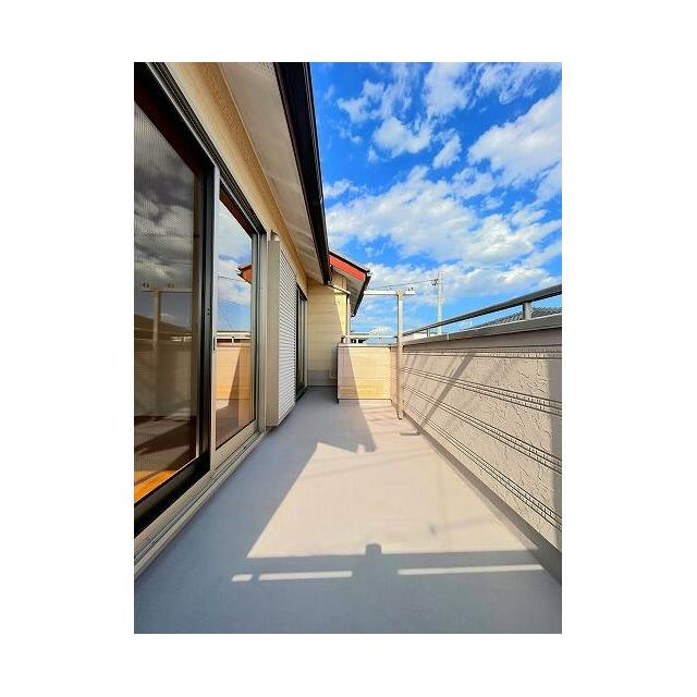 「バルコニー」南東側につき陽当たり良好です。