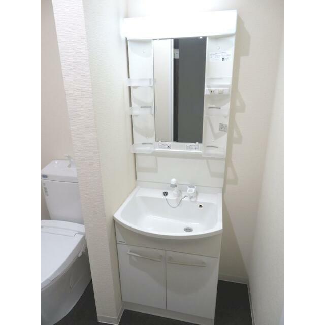 シャンプードレッサータイプの独立洗面台