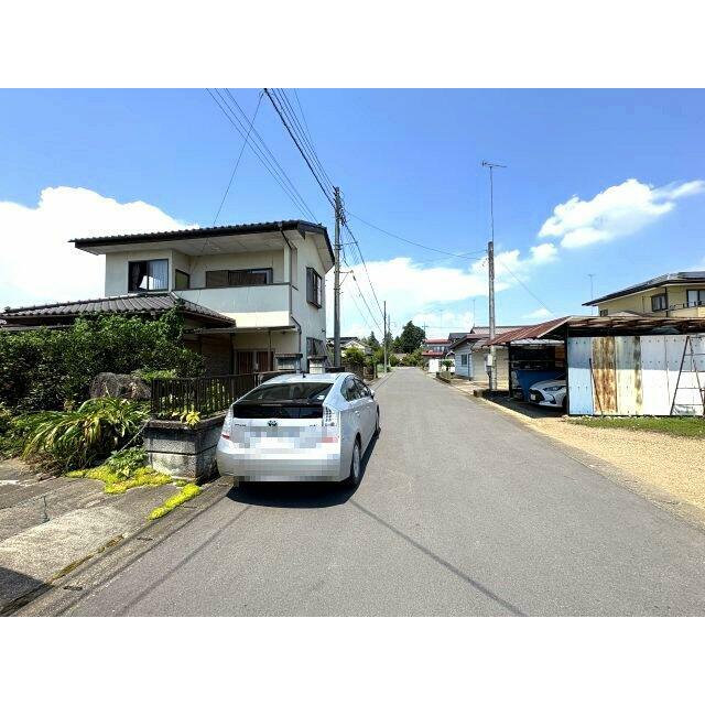 前面道路含む現地写真です