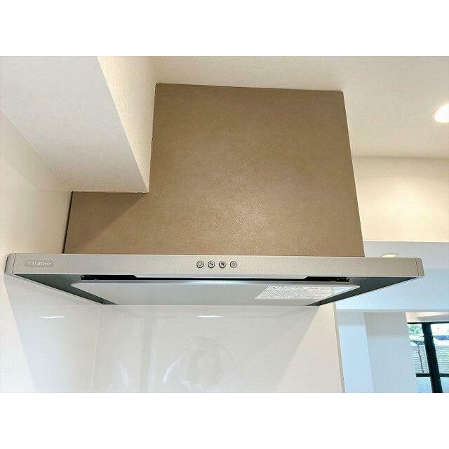 「キッチン」新品の換気扇です