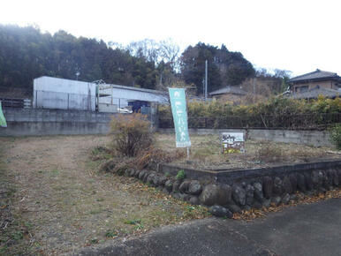 閑静な住宅街になります。