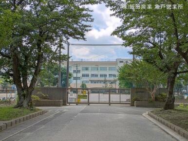 市川市立百合台小学校