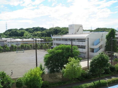 つづきの丘小学校