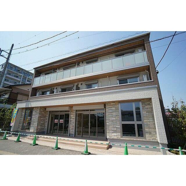 駅前通りに面しております