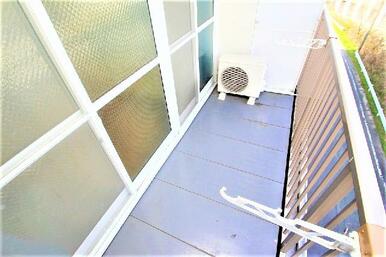 広々としたバルコニーになっています