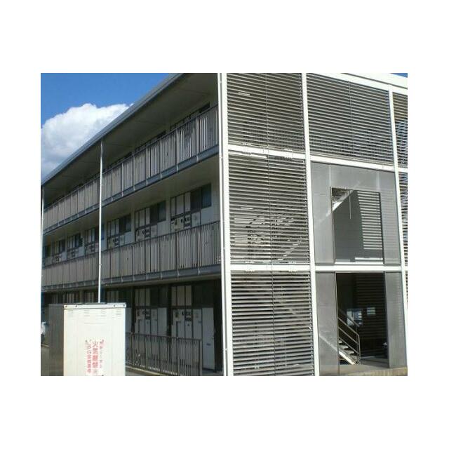 共用部分は清掃業者が清掃しております。