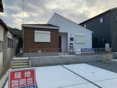 日を重ねるごとにこの佇まいに愛着が湧いてきそう（2号棟）