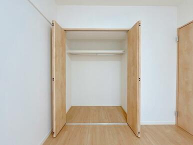 「北西側洋室　約5.7帖」収納の中身の写真です。