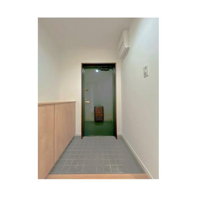 「玄関」靴箱、新品交換済み。