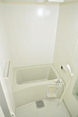 別室参考写真です※　お風呂は追い焚き給湯付きです。