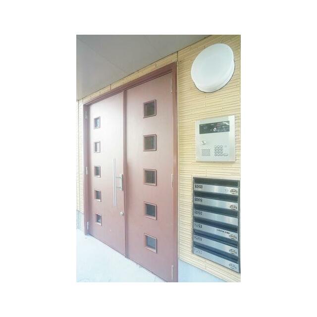 共用玄関オートロック仕様のため、安心・安全なシャーメゾンライフを♪