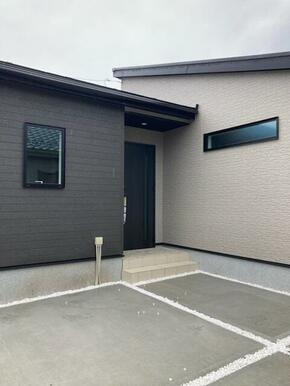 駐車場、玄関