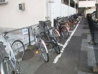 自転車置場（来客用もあり）