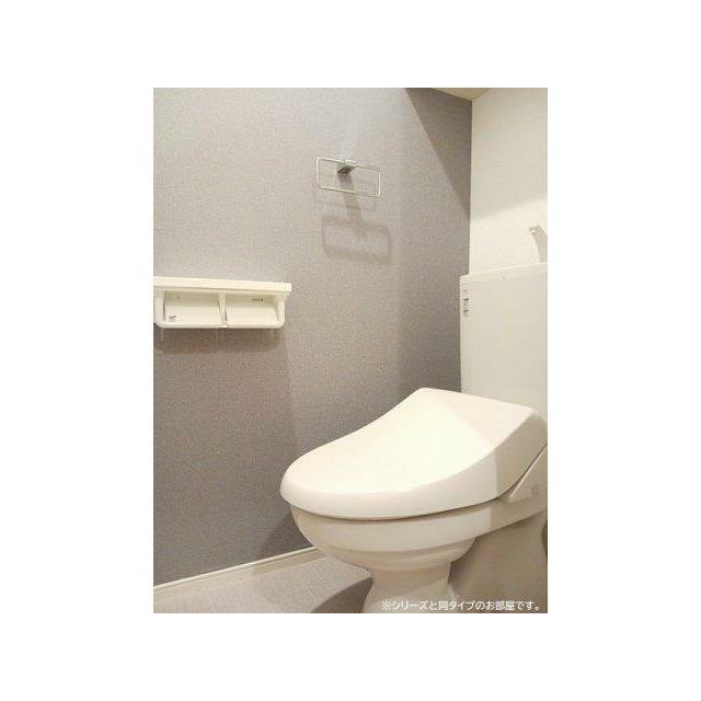 清潔感のあるトイレです