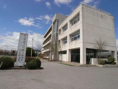 阿久津中学校　1108ｍ/徒歩14分、車3分