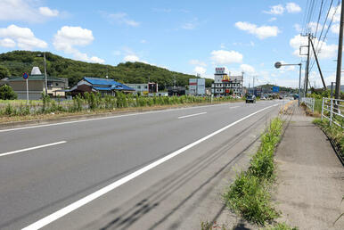 前面道路（西から東へ）