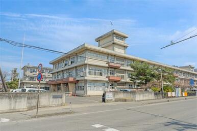 福島市立岡山小学校