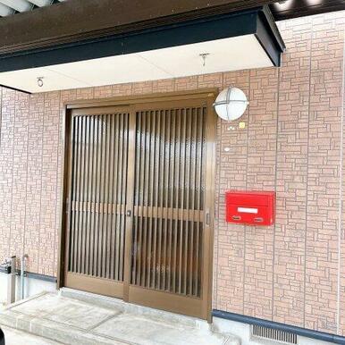 店舗部分への入り口