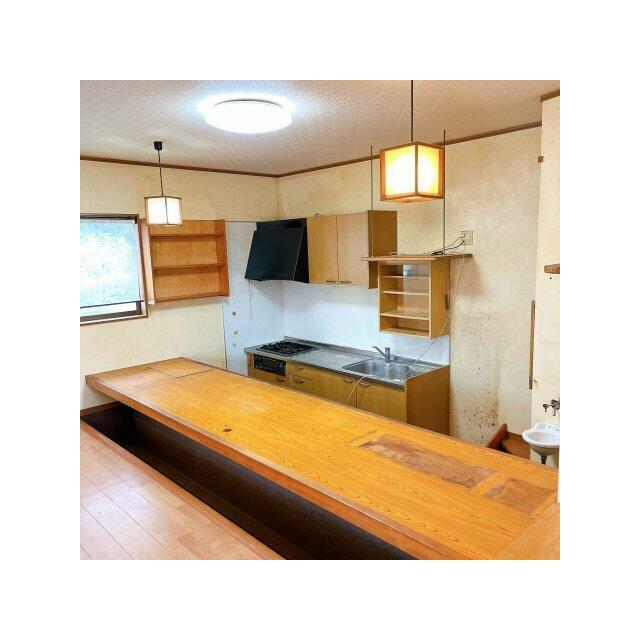 ダイニングカウンターは掘りごたつ式になっています！