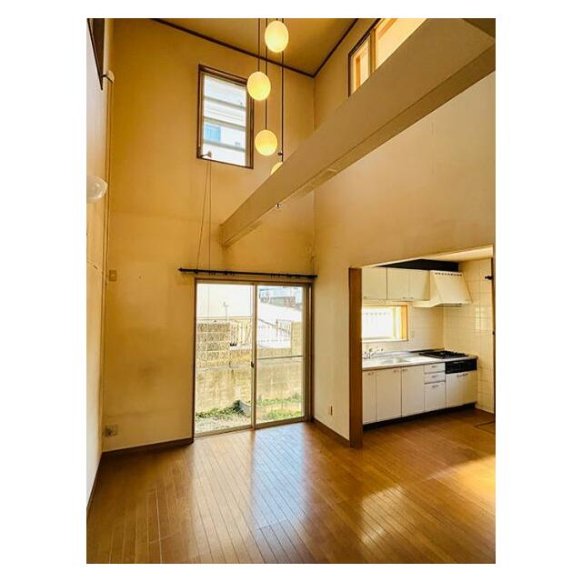 「LDK」吹き抜けで開放的な空間です。