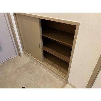 シューズボックス