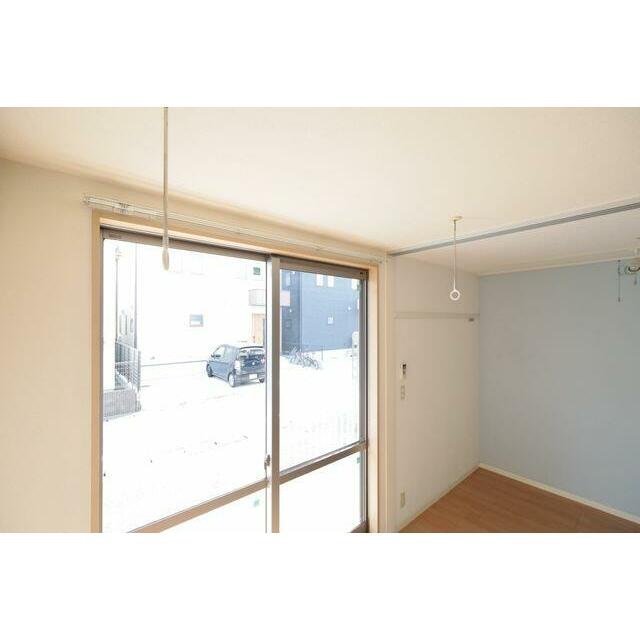 【設備】雨の日や花粉の時期に活躍する室内物干し付き♪