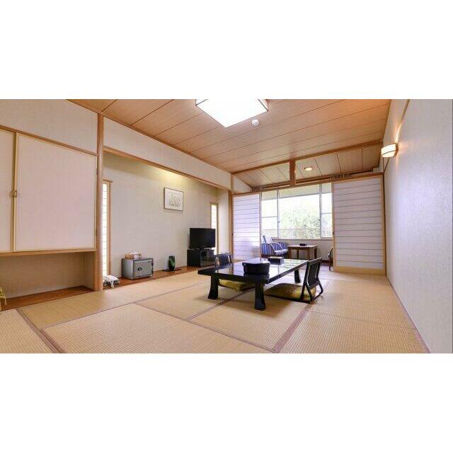 広々とした客間でのんびりと♪