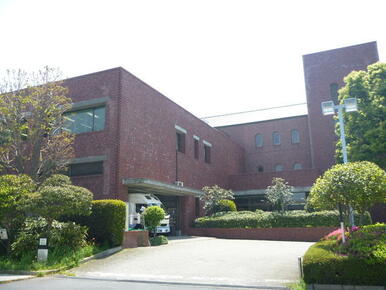越谷市立図書館