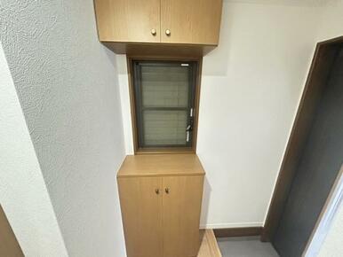 シューズボックス