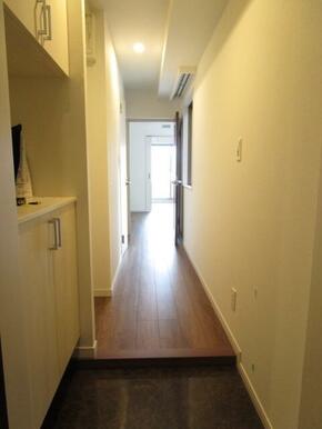 玄関から見たお部屋♪