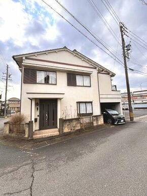 落ち着いた雰囲気の外観です