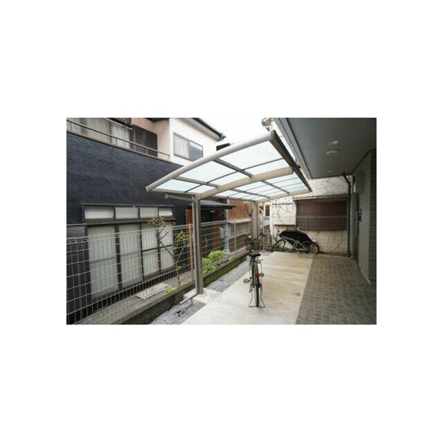 駐輪場は屋根付きです☆