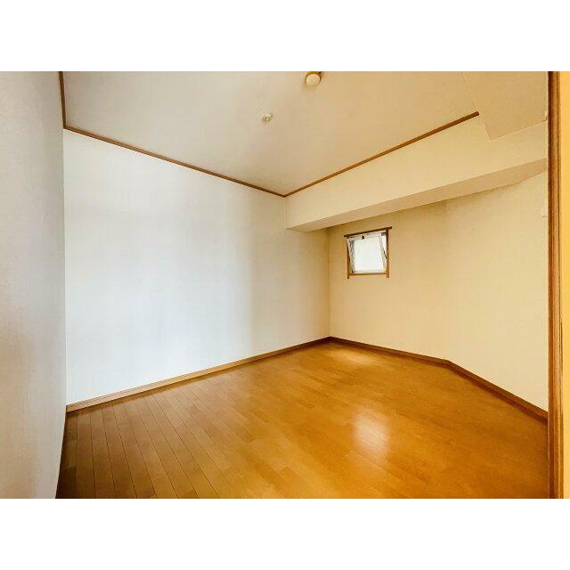 洋室(北東向き・5.8帖)