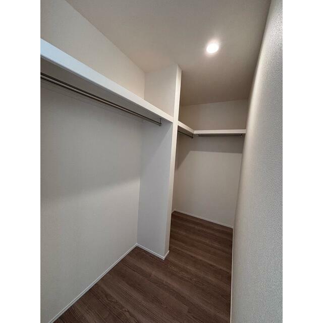 普段着もお気に入りの1着もここに収納！（1号棟）
