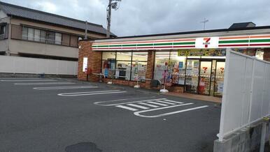 セブンイレブン鴨川広場店