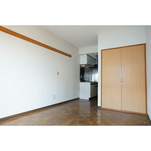 １人暮らしには最適サイズ、ベットを置いても十分なスペース！