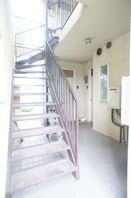 室外階段です☆