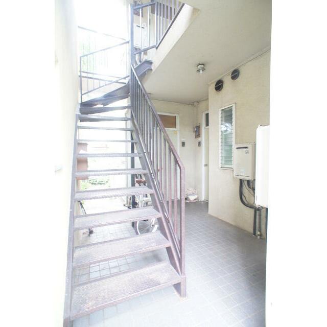 室外階段です☆