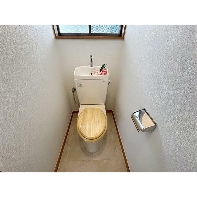 清潔感のあるトイレです