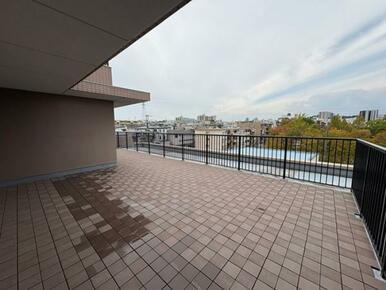 ルーフバルコニー