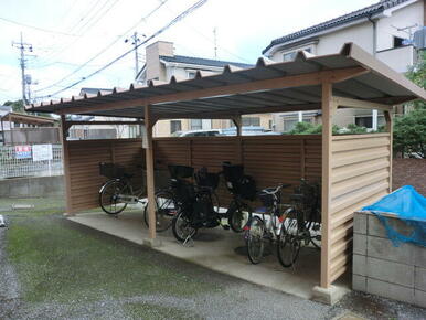 屋根付き駐輪場（自転車駐輪無料）