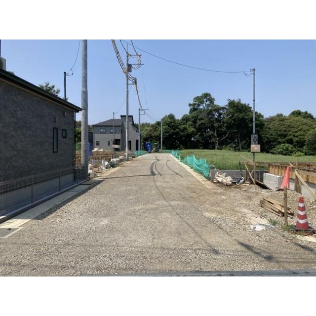前面道路はゆとりがあり、車の運転や駐車もしやすい環境です！