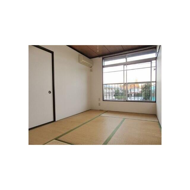 遮る建物がなく明るいお部屋！畑が見えるのどかな環境です◎