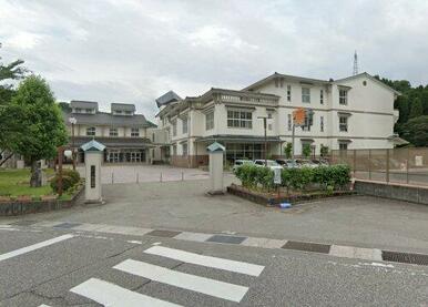 富山市立八尾小学校