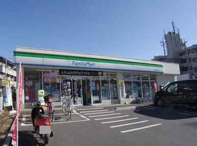 ファミリーマート