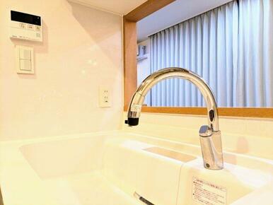 タッチレス水栓