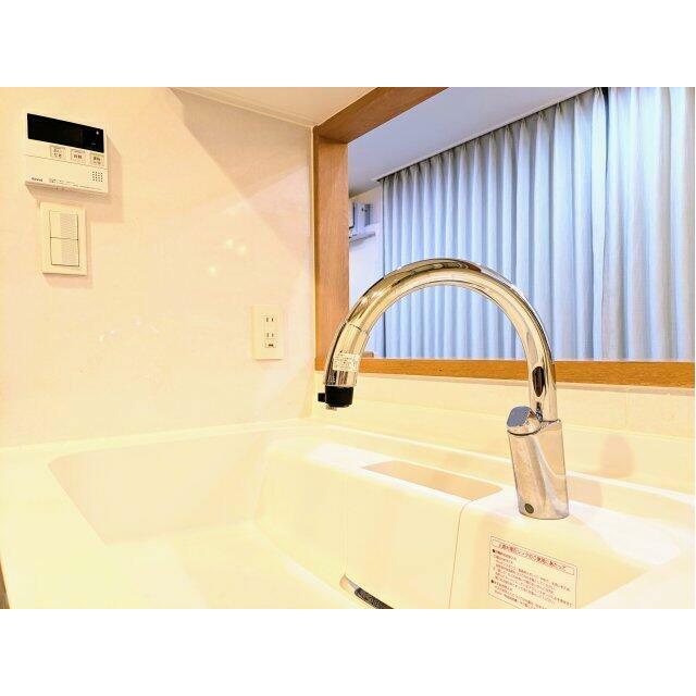 タッチレス水栓