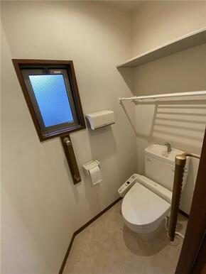 トイレ（窓付き、ウォシュレット）